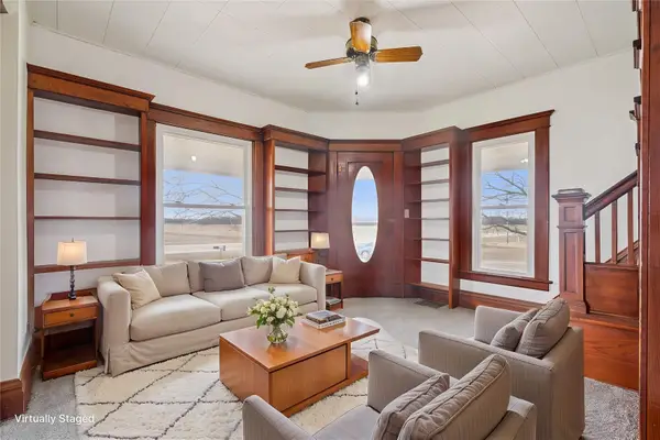 2921 220th Street, Winthrop, IA 50682