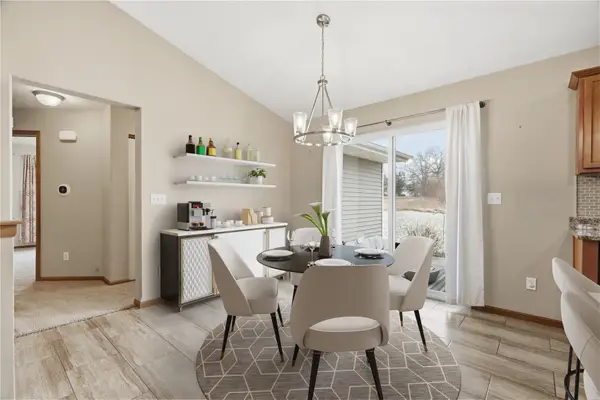 417 Bent Creek Drive, Marion, IA 52302