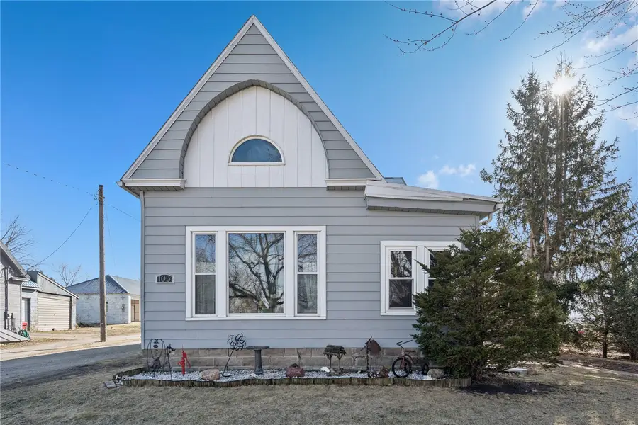 105 Walnut Avenue S, Garrison, IA 52229 - #2