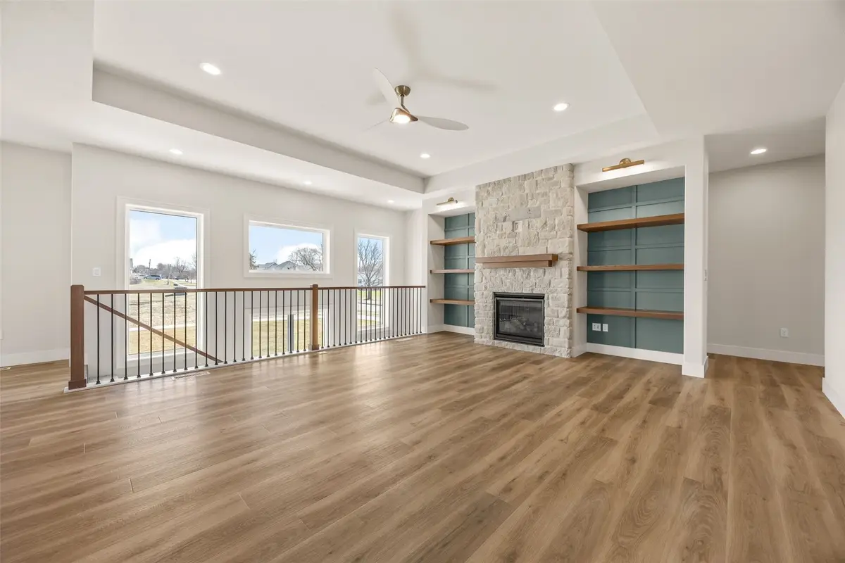 980 17th Ave Sw, Mount Vernon, IA 52314 - #1