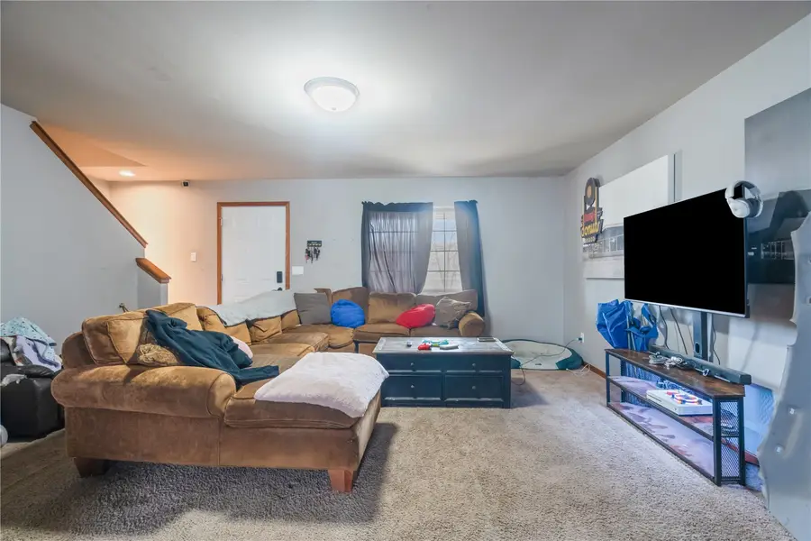 702 L Street Sw, Cedar Rapids, IA 52404 - #3