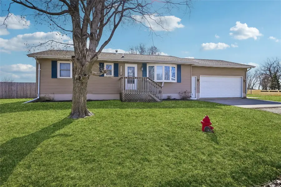 910 Karens Court, Walker, IA 52352 - #3