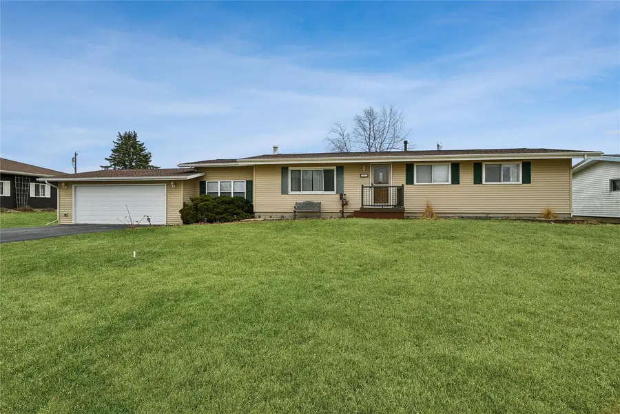 103 Walnut Street, Van Horne, IA 52346 - #2