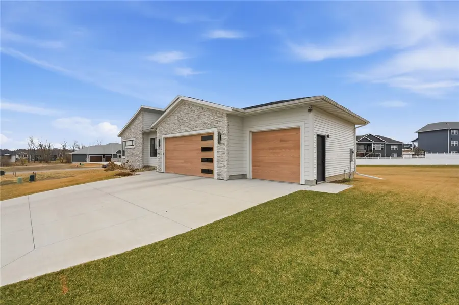 6720 Caldwell Lane Ne, Cedar Rapids, IA 52411 - #3