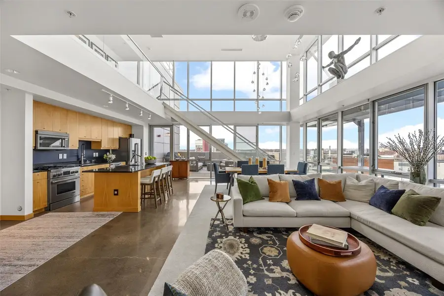 221 E College St #1206, Iowa City, IA 52240 - #3