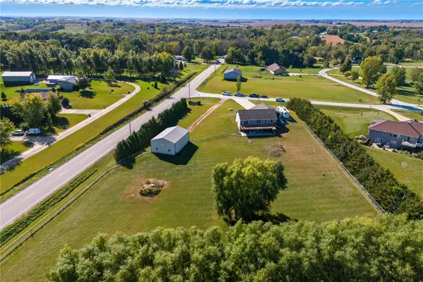 22980 105th St, Anamosa, IA 52205