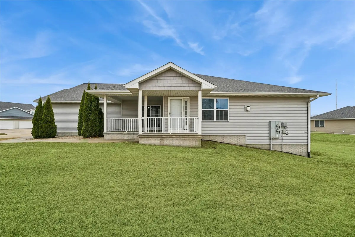 953 Acacia Drive Ne, Cedar Rapids, IA 52402 - #1