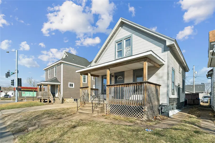 452 8th Avenue Sw, Cedar Rapids, IA 52404 - #2