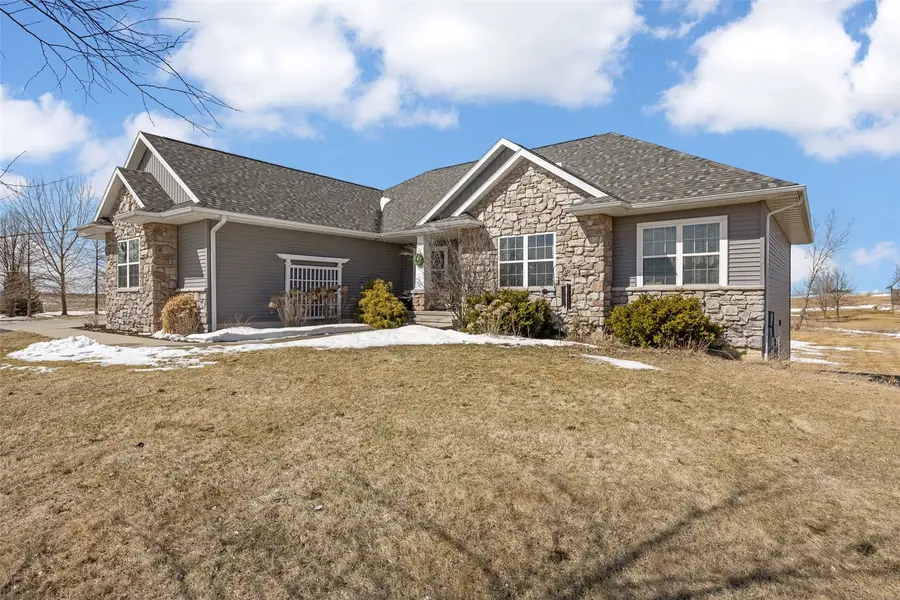 3352 Southridge Drive, Amana, IA 52203 - #2