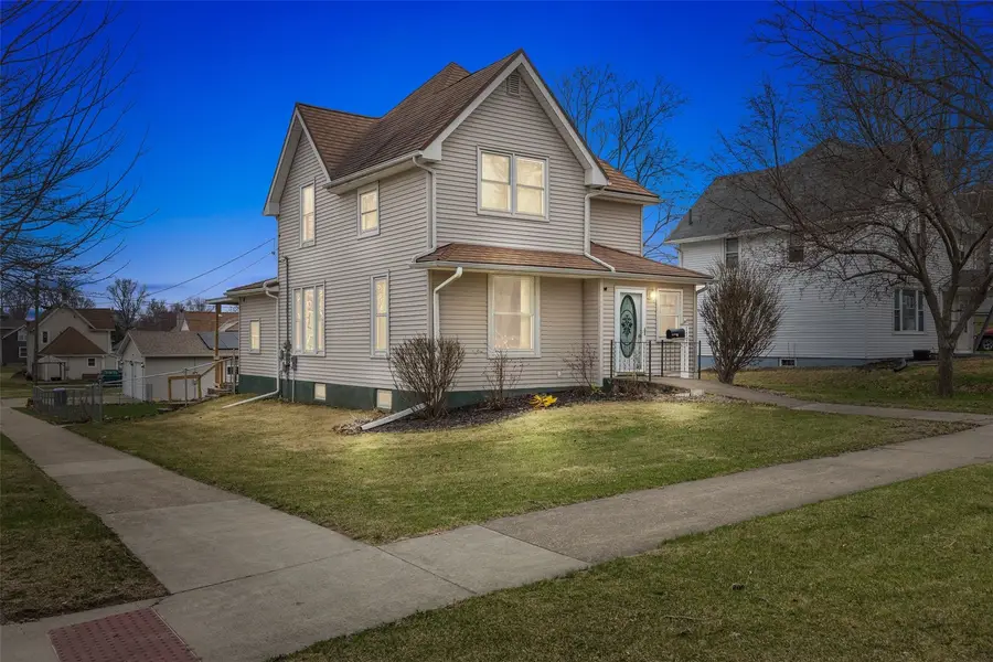 1707 8th Avenue, Belle Plaine, IA 52208 - #3