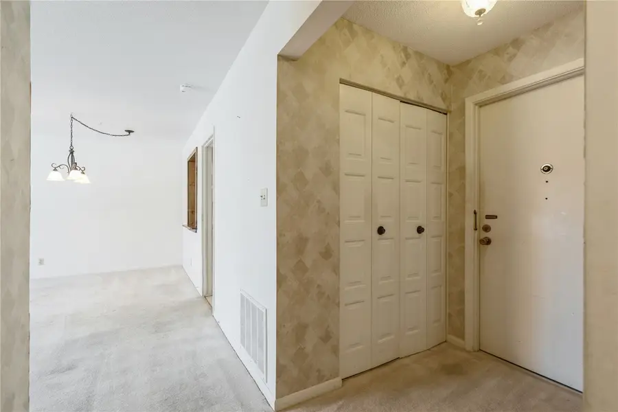 150 Thompson Dr #306, Cedar Rapids, IA 52403 - #3