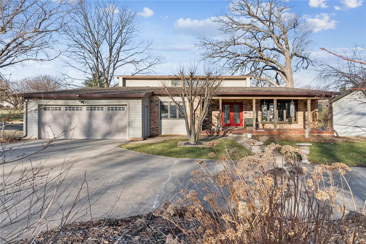 1115 Oak Park Boulevard, Cedar Falls, IA 50613 - #1