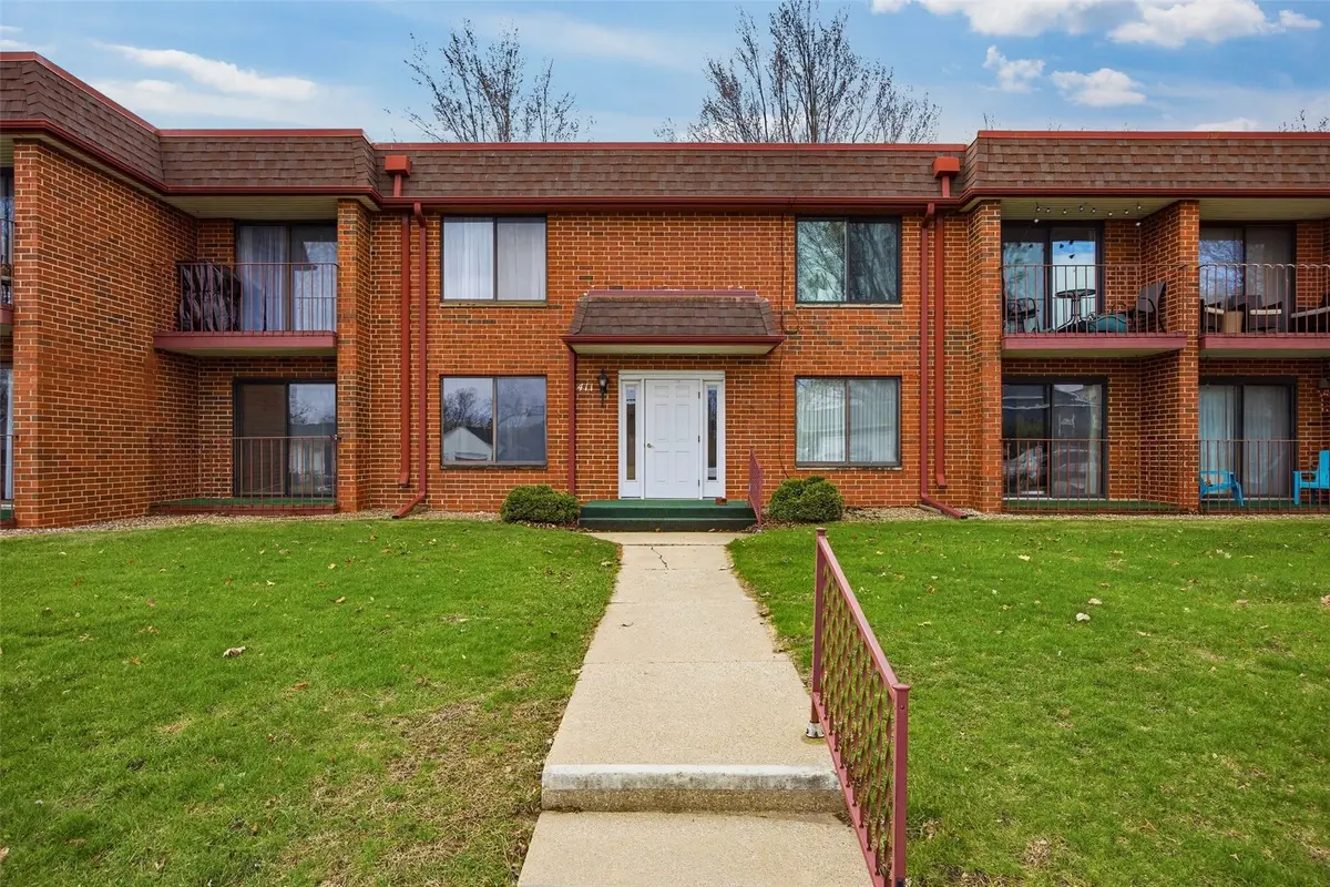411 Crimson Drive Ne #19, Cedar Rapids, IA 52402 - #1