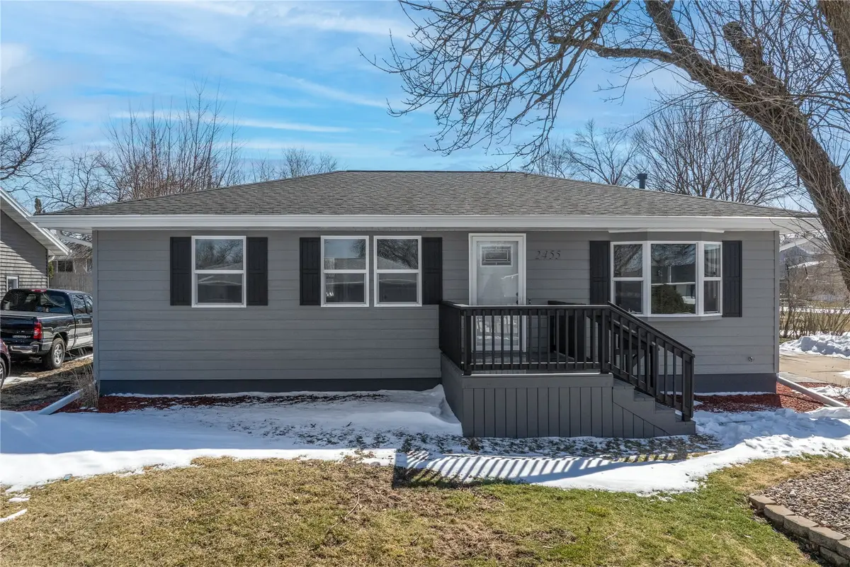 2455 Mcgowan Boulevard, Marion, IA 52302 - #1