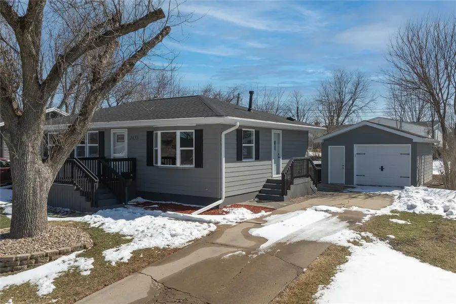 2455 Mcgowan Boulevard, Marion, IA 52302 - #2