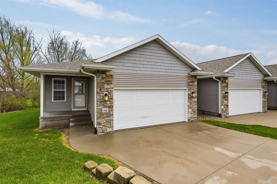562 Meadow Oak Circle, Fairfax, IA 52228 - #2