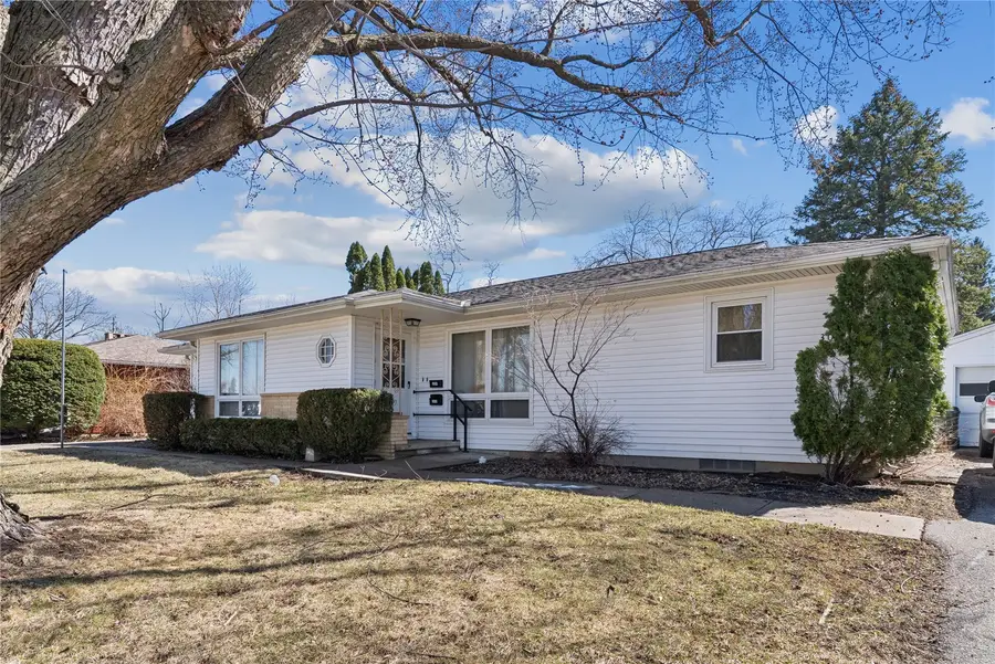 304/306 Julie Ct, Waterloo, IA 50702 - #2