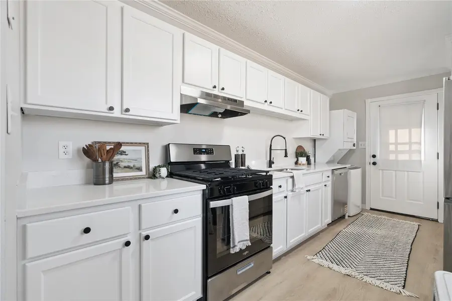 1703 14th Avenue Sw, Cedar Rapids, IA 52404 - #2