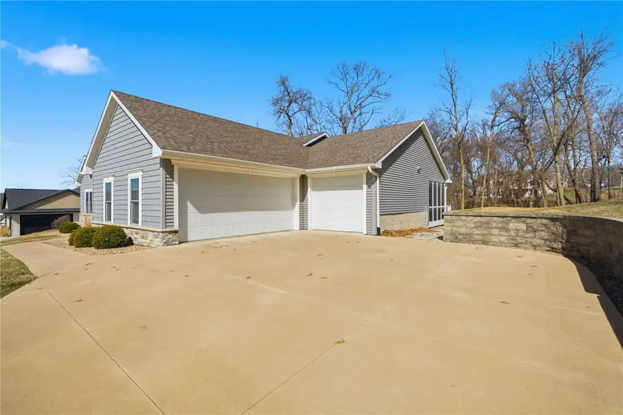 4330 Fawn Hill Court Se, Cedar Rapids, IA 52403 - #2