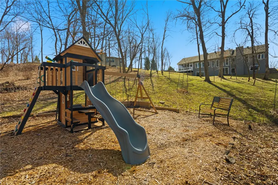 4330 Fawn Hill Court Se, Cedar Rapids, IA 52403 - #3