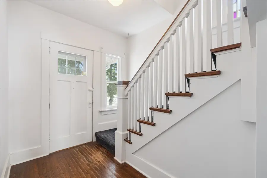 419 3rd St Nw, Mount Vernon, IA 52314 - #3