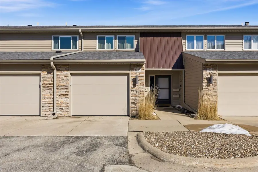 1728 Applewood Place Ne #G, Cedar Rapids, IA 52402 - #2