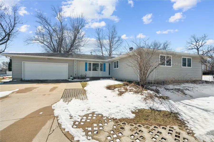 1203 East 3rd Street, Anamosa, IA 52205 - #2