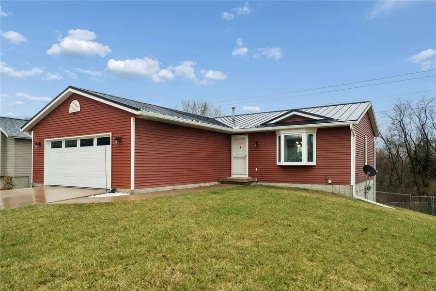 2919 38th Avenue Sw, Cedar Rapids, IA 52404 - #2