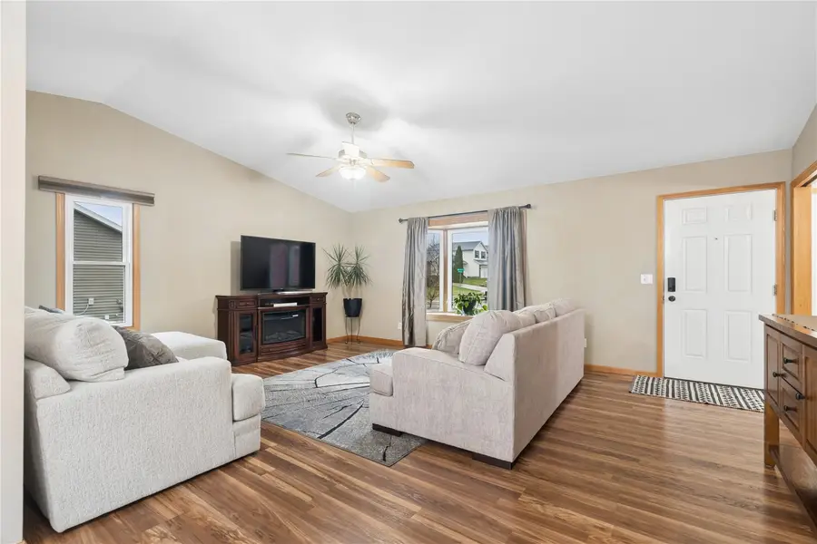 2919 38th Avenue Sw, Cedar Rapids, IA 52404 - #3