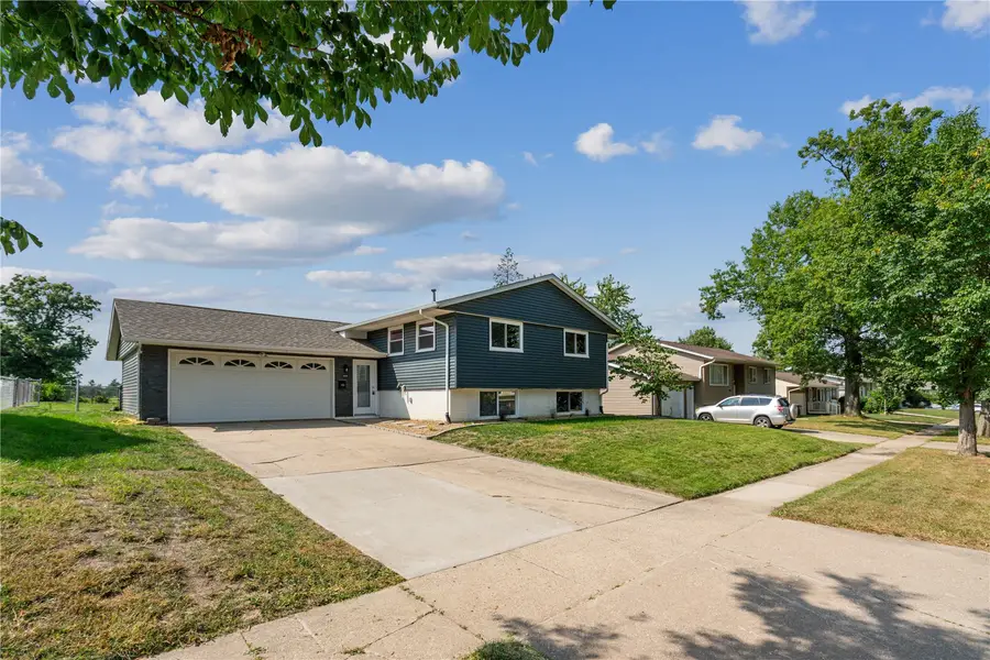 4417 Twin Pine Drive Ne, Cedar Rapids, IA 52402 - #2