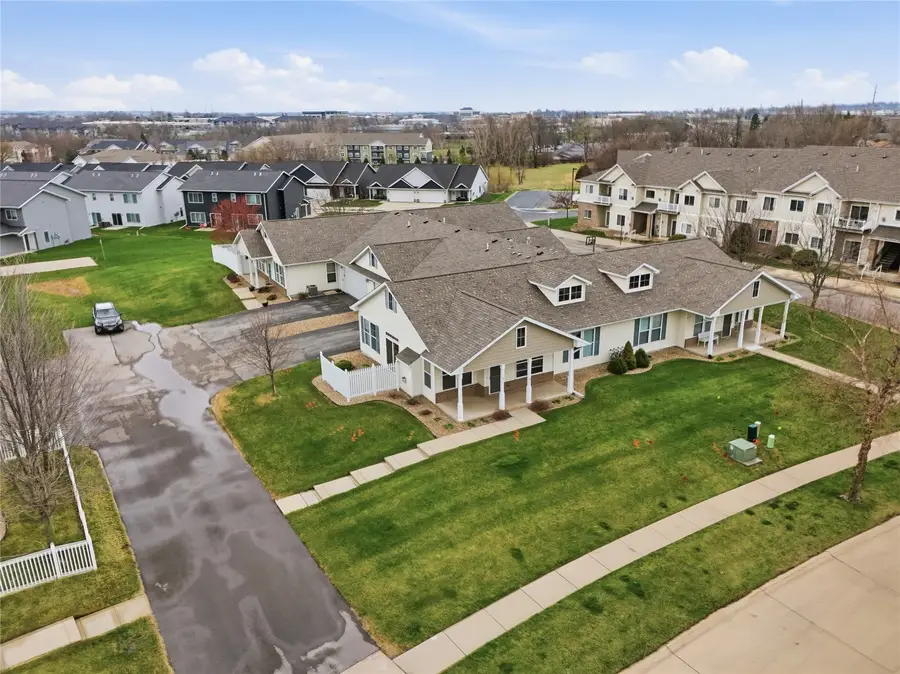 1431 Tower Lane Ne, Cedar Rapids, IA 52402 - #3