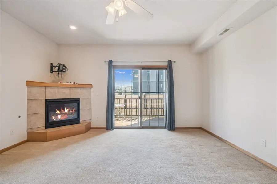 3036 Center Point Rd #203, Cedar Rapids, IA 52402 - #3