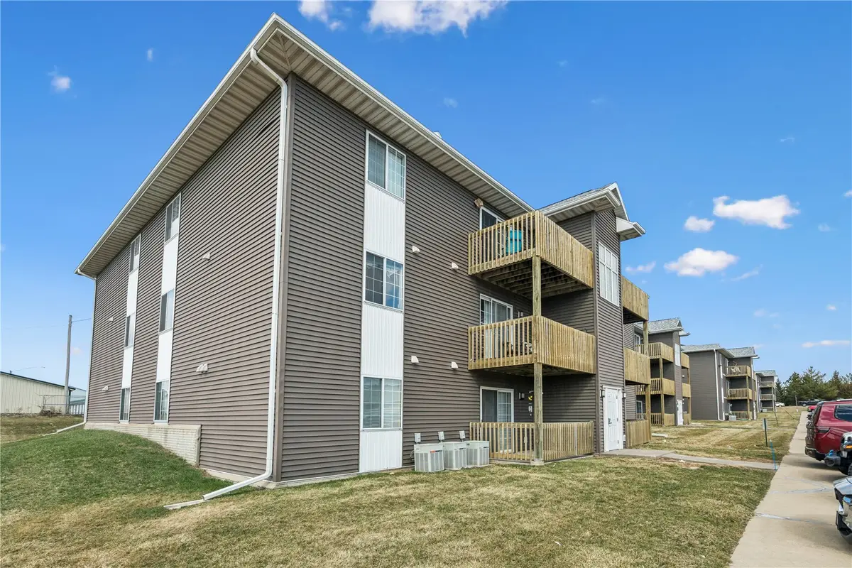 125 E Boyson Road #1000, Hiawatha, IA 52233 - #1