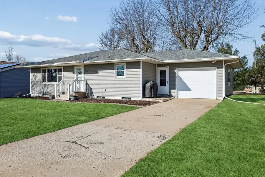 109 6th Avenue, Keystone, IA 52249 - #2