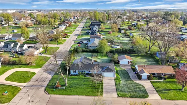 648 42nd St Ne, Cedar Rapids, IA 52402