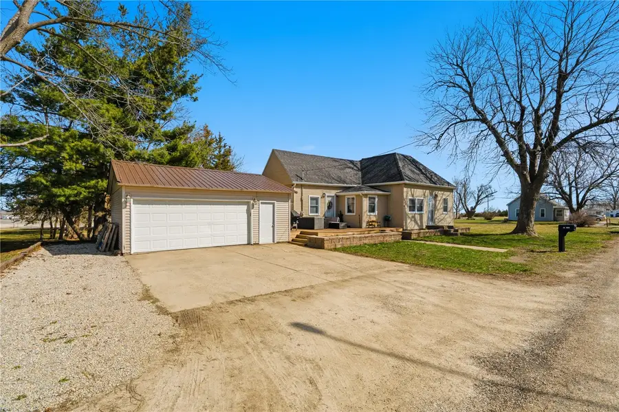 104 Birch Street, Urbana, IA 52345 - #3