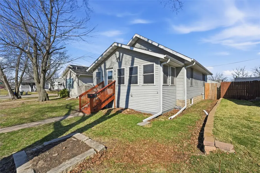 192 15th Avenue Sw, Cedar Rapids, IA 52404 - #2