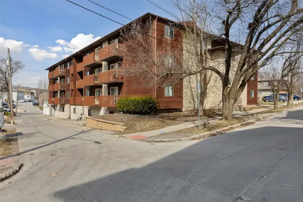 25 Lincoln Ave #15, Iowa City, IA 52246