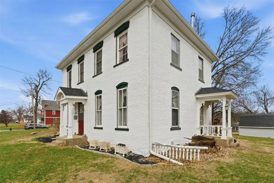 1860 E Avenue Nw, Cedar Rapids, IA 52405 - #2