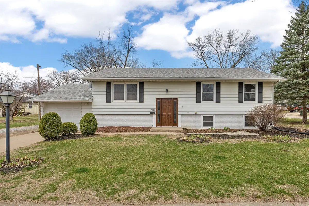 3006 Wayne Ave, Iowa City, IA 52240 - #1