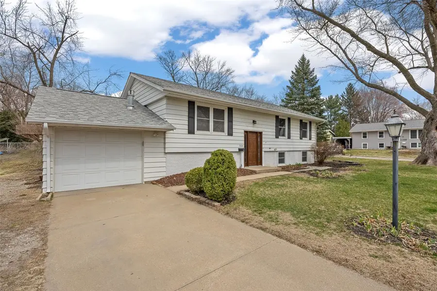 3006 Wayne Ave, Iowa City, IA 52240 - #2