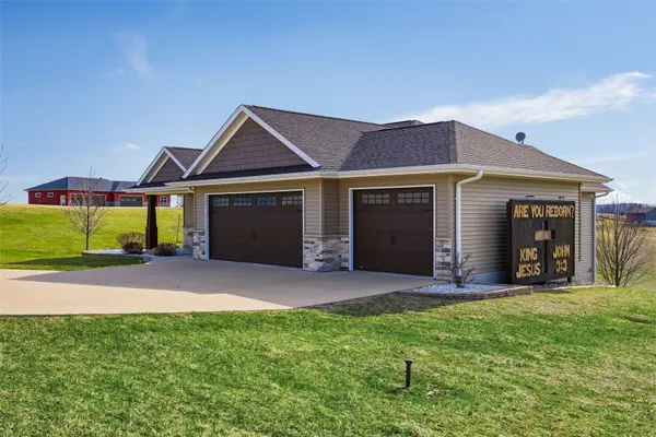 116 Wood Ridge Road, Anamosa, IA 52205