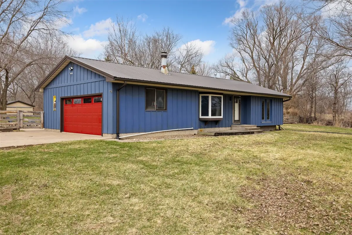 1169 Mill Street Ne, Swisher, IA 52338 - #1