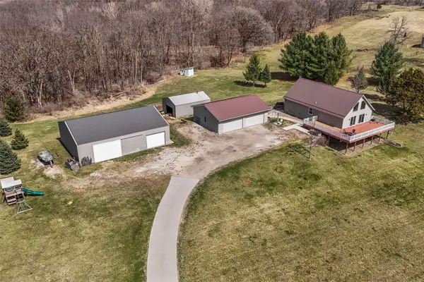 4903 Valley Farm Road, Central City, IA 52214