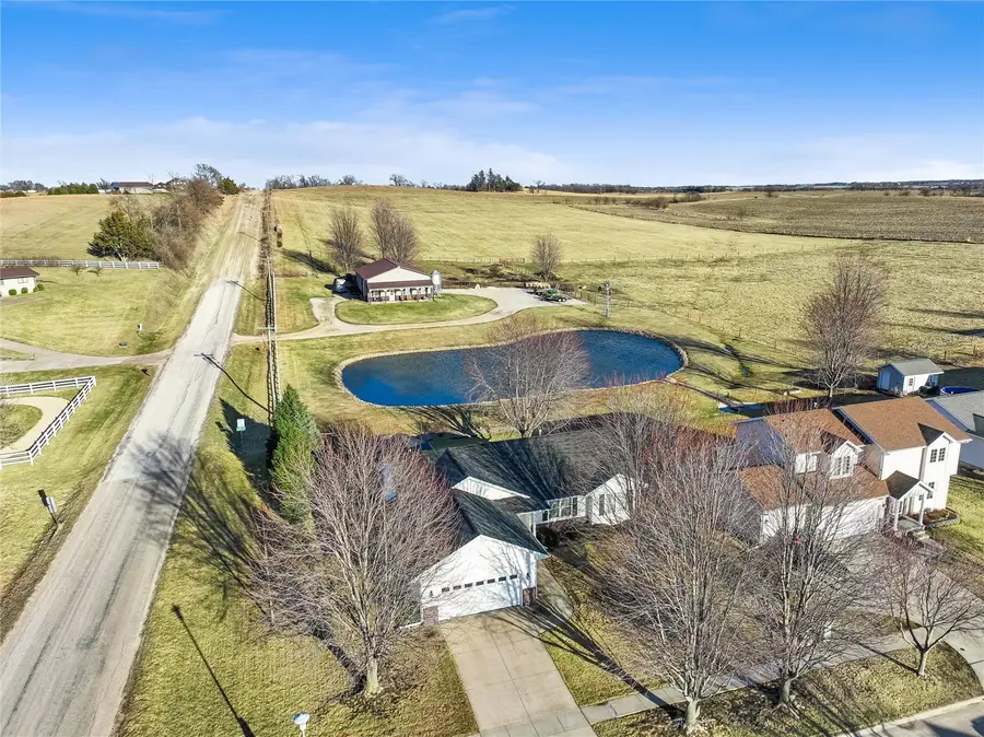 1260 Sunrise Dr, Ely, IA 52227 - #2