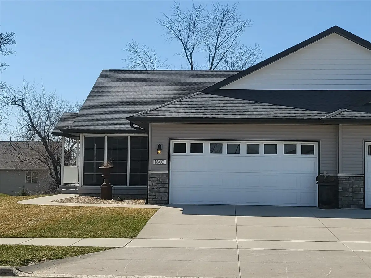 1603 Petrus Ne, Cedar Rapids, IA 52402 - #1