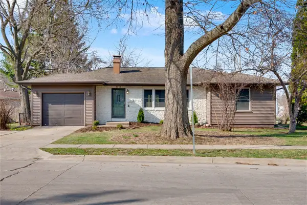 1718 Highland Avenue, Iowa City, IA 52240