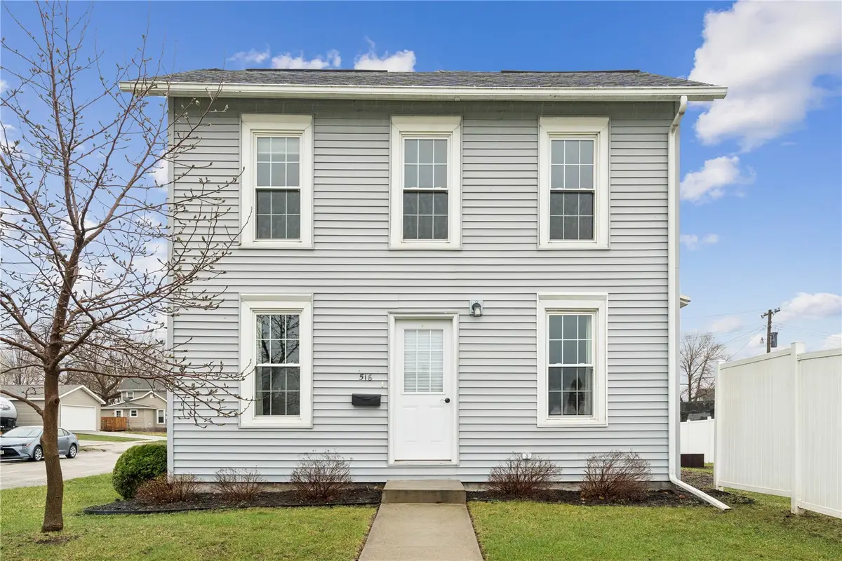 516 E 4th St, Vinton, IA 52349 - #1