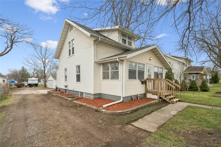 314 Main Street, Center Point, IA 52213 - #2