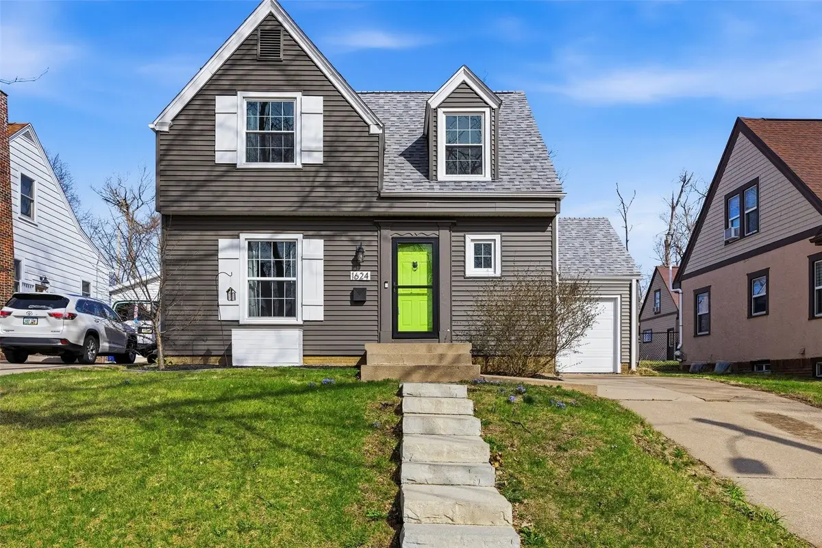 1624 Wildwood Dr Ne, Cedar Rapids, IA 52402 - #1